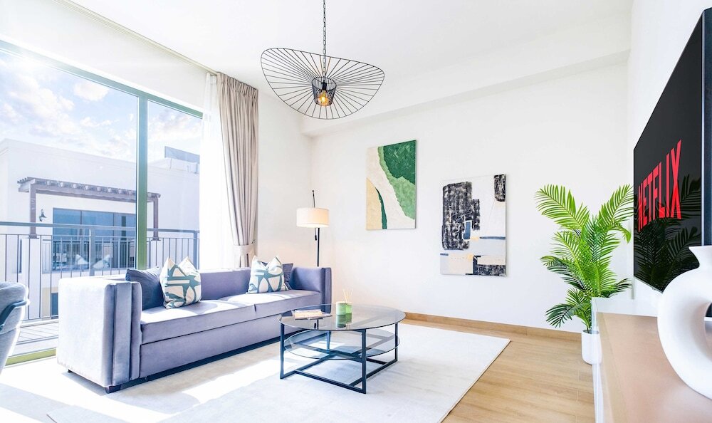 Дубай: LUX  The La Rive Sea View Suite