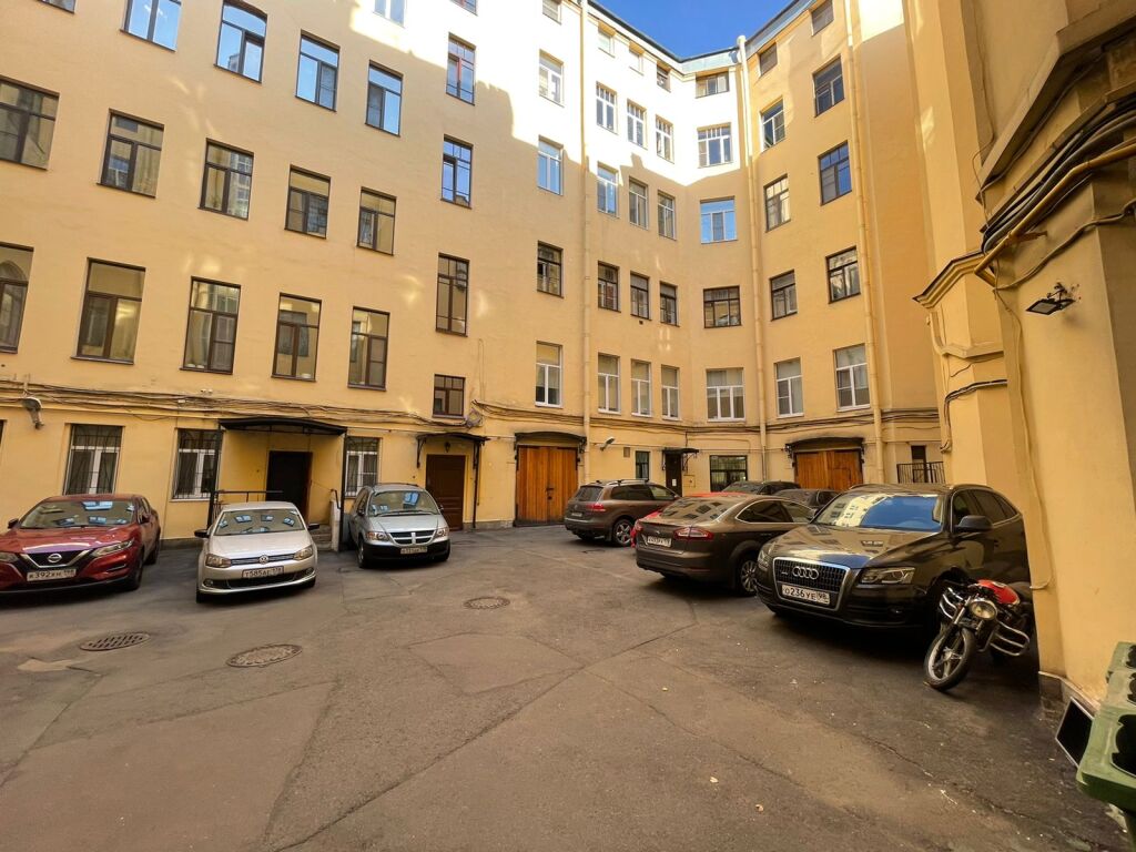 Санкт-Петербург: Квартира на Чайковского 40