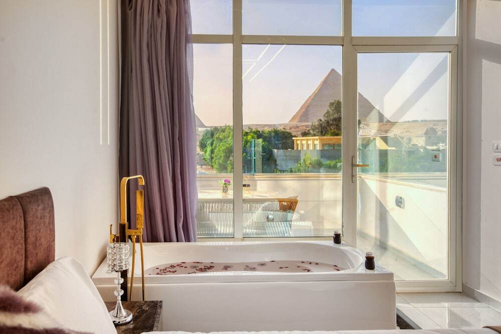 Гиза: Shadow Pyramids View INN