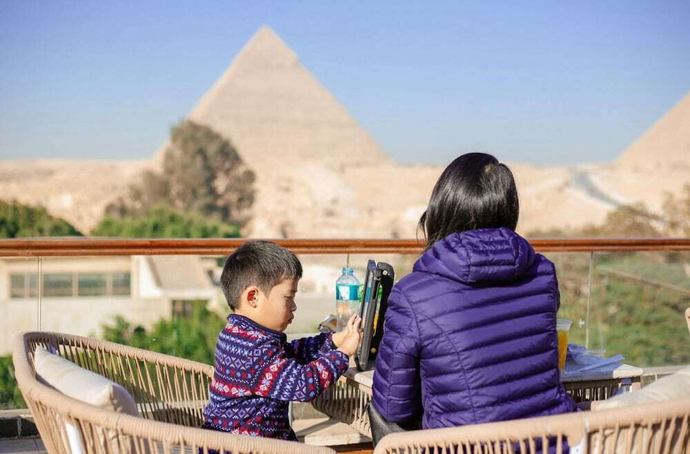Гиза: Shadow Pyramids View INN