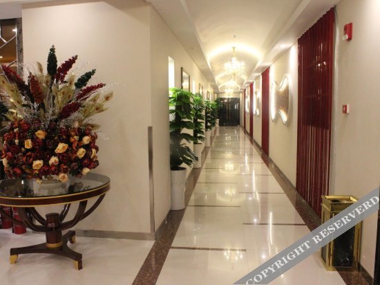 Ляньюньган: GreenTree Inn Jiangsu Lianyungang Hualian Building Business Hotel