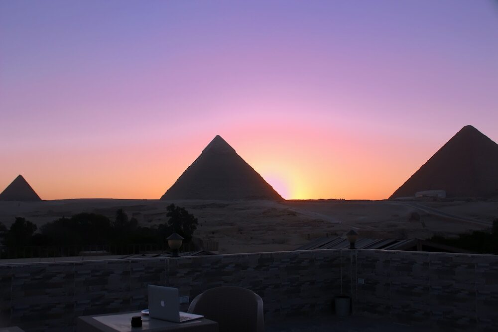 Гиза: Tut Pyramids View Hotel