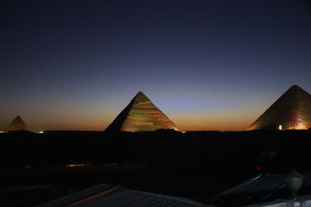 Гиза: Tut Pyramids View Hotel