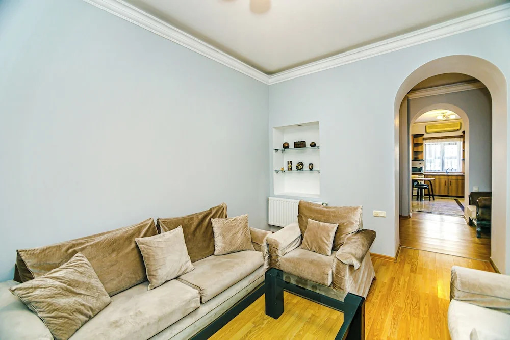 Баку: Azneft Garden Apartment