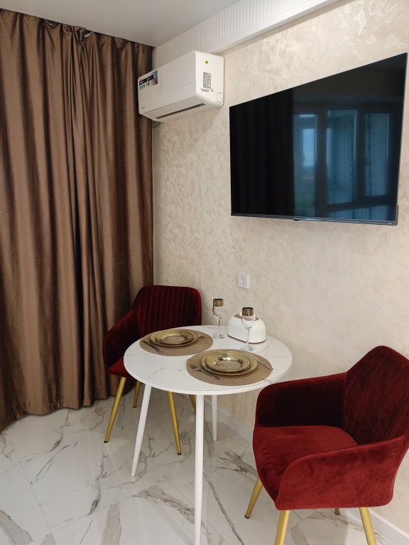 Брянск: Апартаменты на Братьев Ткачевых 15