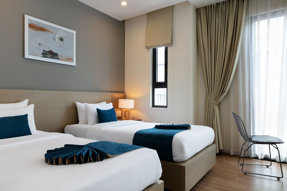 Халонг: La Batisse Resort Halong