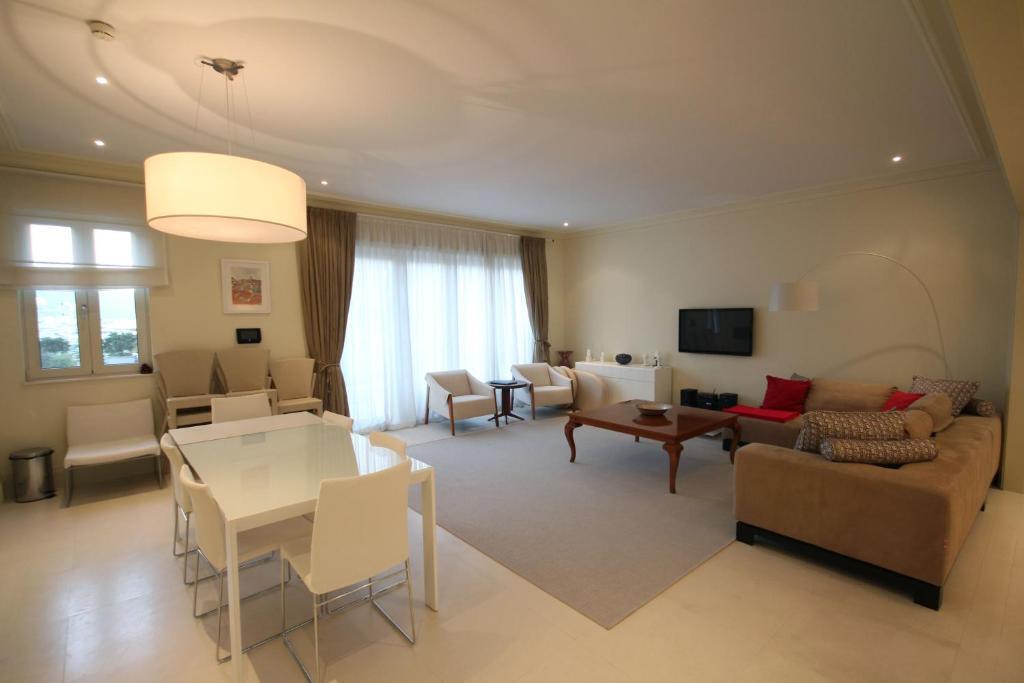 Тиват: Porto Montenegro Residences