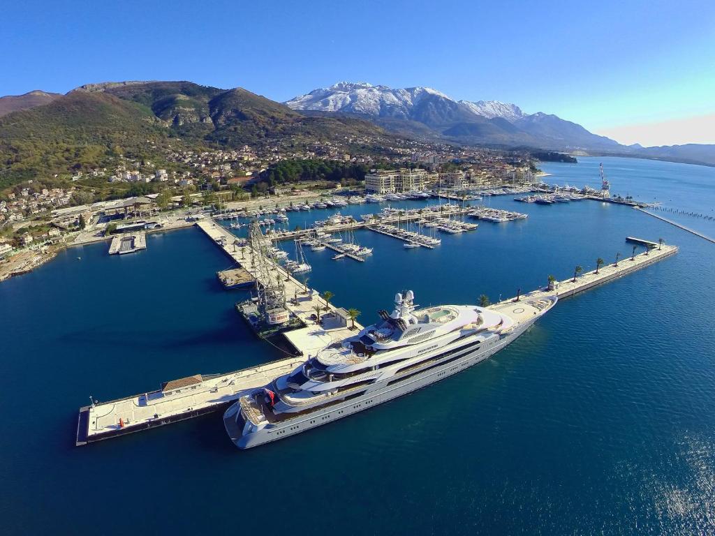 Тиват: Porto Montenegro Residences