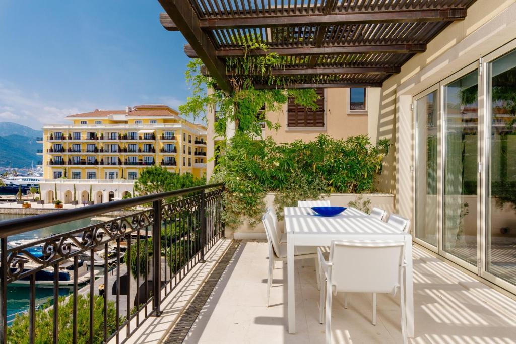 Тиват: Porto Montenegro Residences