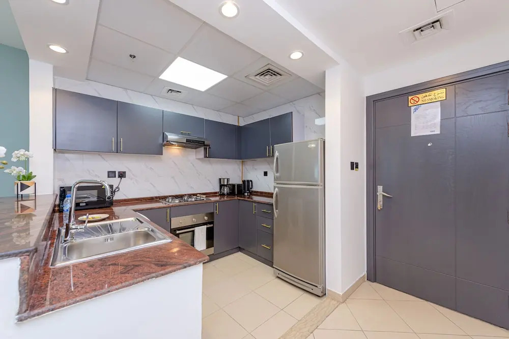 Дубай: Marina View Spacious 1 BR Near Metro Apartments