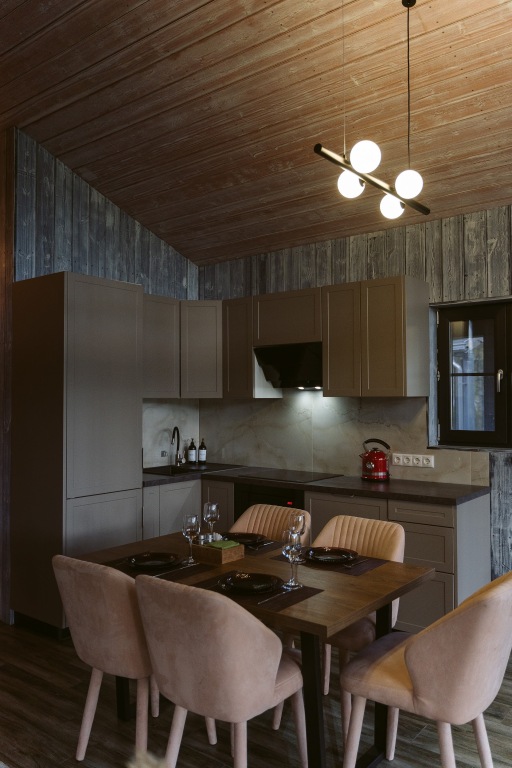 Красный Огорок: Глэмпинг Дом AURORA Berloga Country Resort