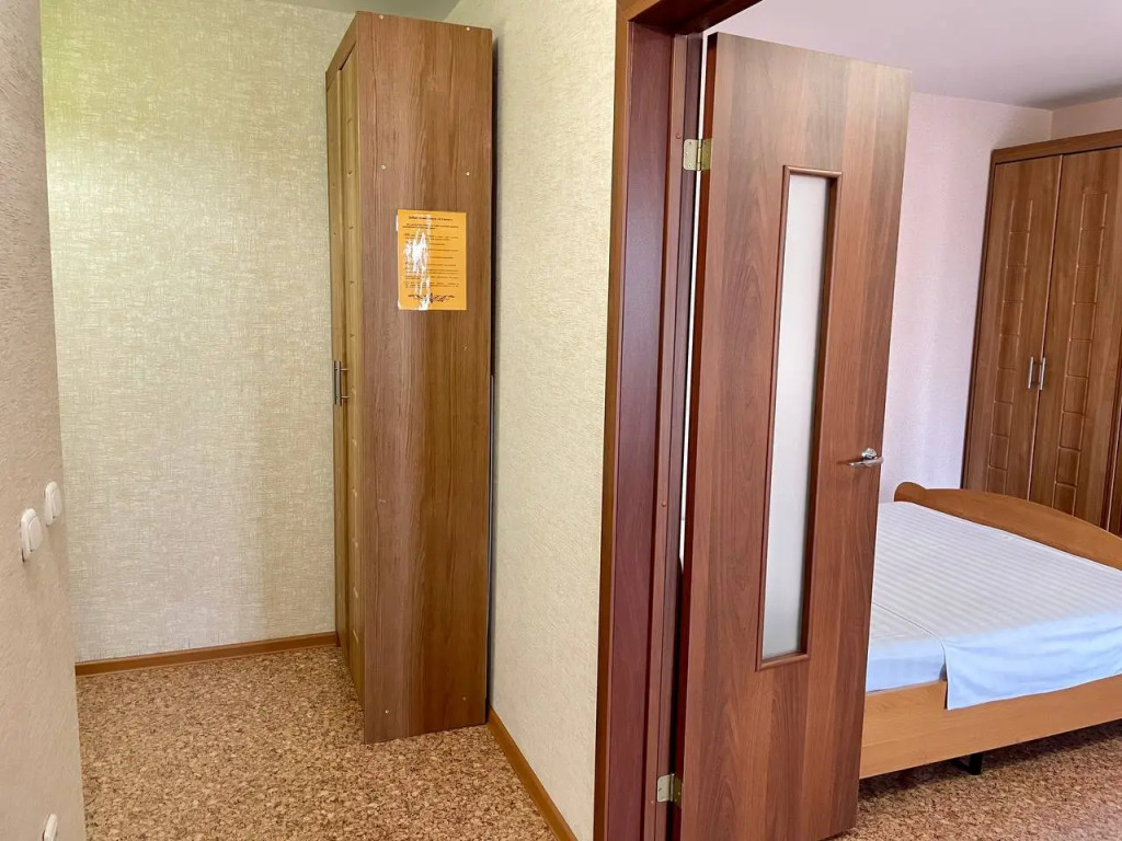Новокузнецк: Апартаменты 1к В Гости на Строителей, 88б