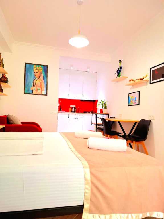 Тбилиси: Апарт-отель Nebula's Red&White Apartment