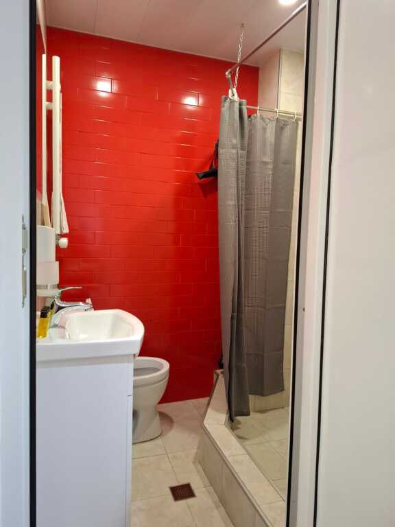Тбилиси: Апарт-отель Nebula's Red&White Apartment