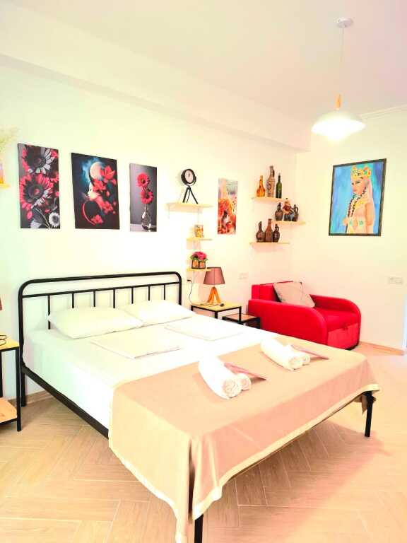 Тбилиси: Апарт-отель Nebula's Red&White Apartment