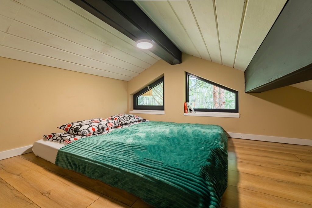 Красный Огорок: Глэмпинг Дом LES-BARN Berloga Country Resort