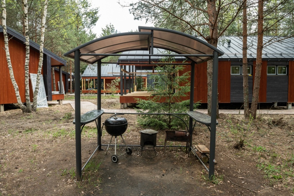 Красный Огорок: Глэмпинг Дом LES-BARN Berloga Country Resort