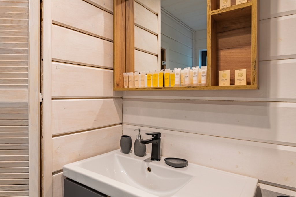 Красный Огорок: Глэмпинг Дом LES-BARN Berloga Country Resort