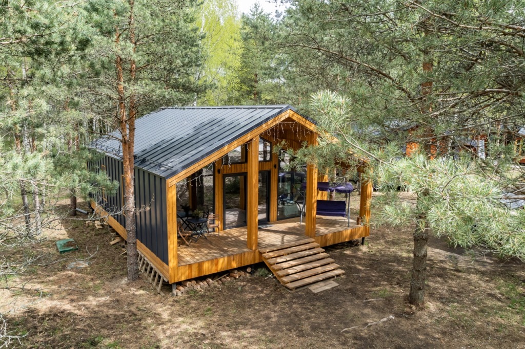 Красный Огорок: Глэмпинг Дом LES-BARN Berloga Country Resort