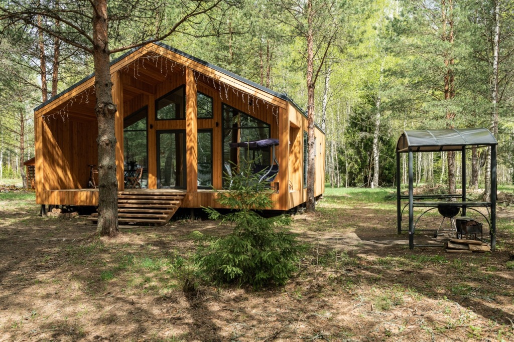 Красный Огорок: Глэмпинг Дом LES-BARN Berloga Country Resort