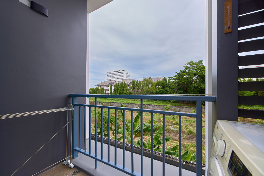 Паттайя: Апартаменты Gallery Condo 200 M From Jomtien Beach
