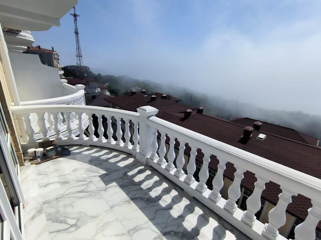 Алупка: Квартира с Балкoном и Шикaрным Видoм нa Мoре