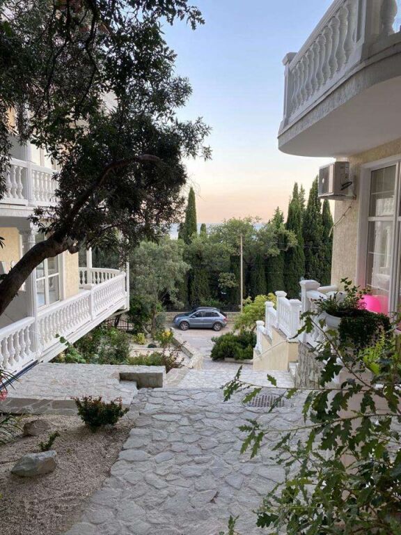Алупка: Квартира Крымскоe Гнёздышкo