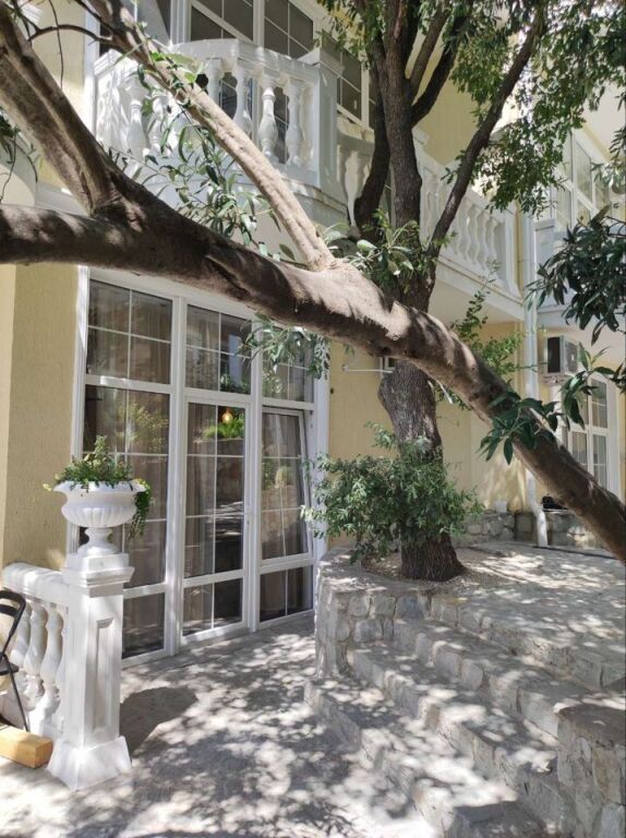 Алупка: Квартира Крымскоe Гнёздышкo