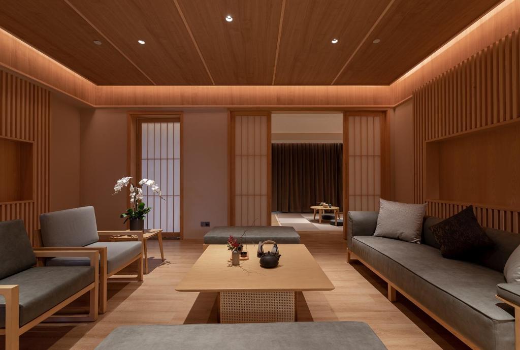 Шанхай: Hyakumangoku Onsen Hotel