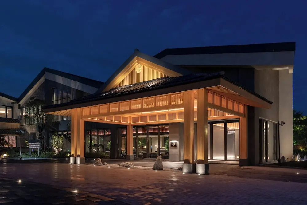 Шанхай: Hyakumangoku Onsen Hotel