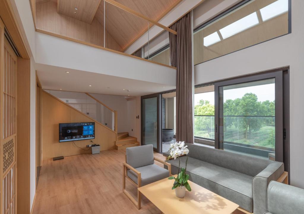 Шанхай: Hyakumangoku Onsen Hotel