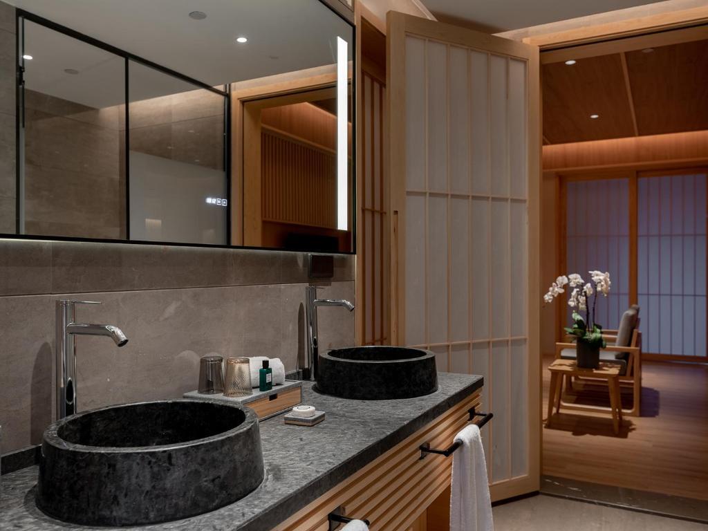 Шанхай: Hyakumangoku Onsen Hotel