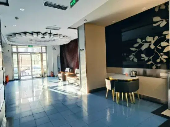 Харбин: Huayi Hotel (Harbin CapitaLand Airport Bus Station)