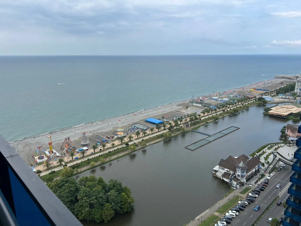 Батуми: Апартаменты Солнечный Батуми Orbi City C Block 2604