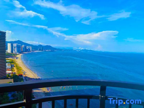 Хойчжоу: Double Moon Bay Beach Five Star Resort Apartment