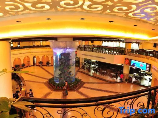 Хойчжоу: Coastal Hot Spring Resort