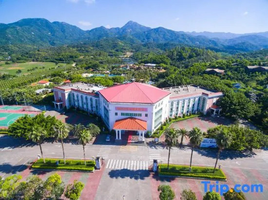 Хойчжоу: Coastal Hot Spring Resort