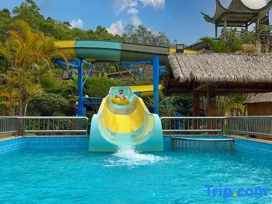 Хойчжоу: Coastal Hot Spring Resort