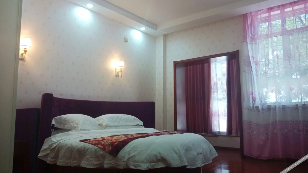 Иньчуань: Yinchuan Daxiayi Station (Western Film and Television City Helan Performing Arts Town)