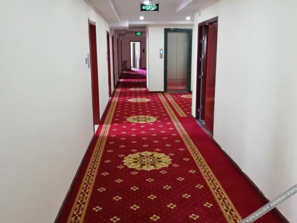 Иньчуань: Yinchuan Daxiayi Station (Western Film and Television City Helan Performing Arts Town)