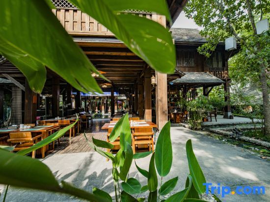 Цзинхун: Jinghong Manying Dai Tai Courtyard Villa