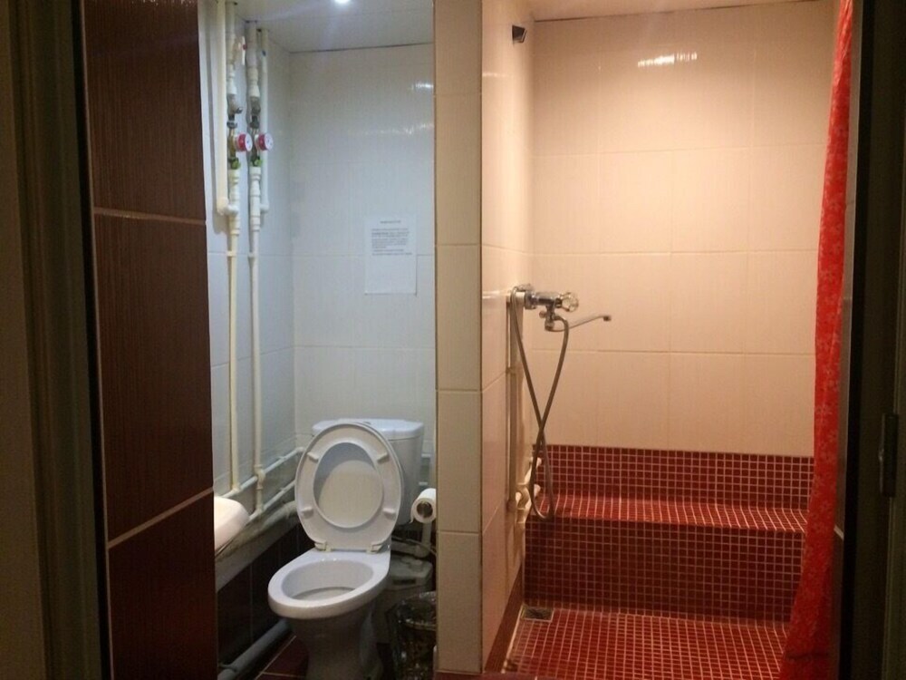 Пермь: Hotel Revolutsii 28