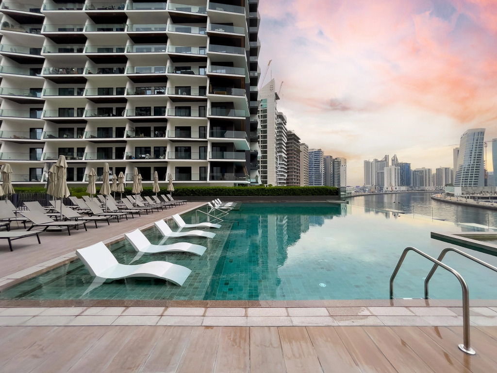 Дубай: Апартаменты Premium 1BR with Canal & Burj Khalifa view