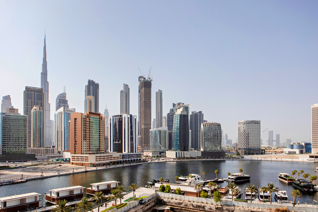 Дубай: Апартаменты Premium 1BR with Canal & Burj Khalifa view