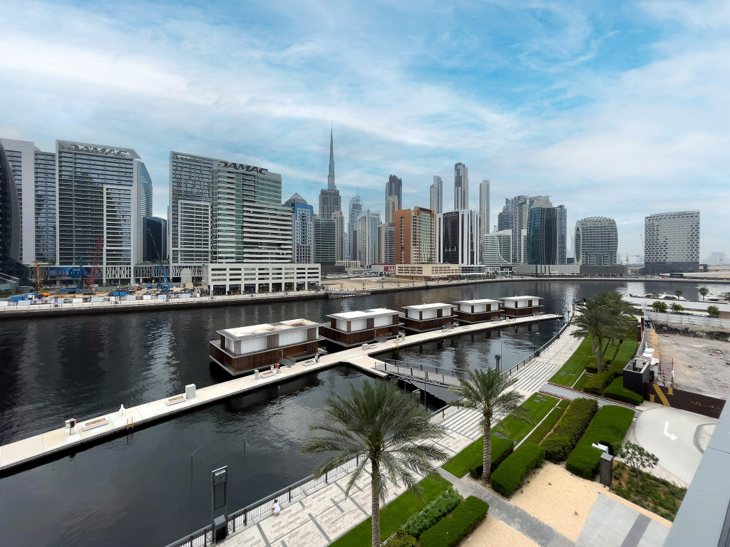 Дубай: Апартаменты Premium 1BR with Canal & Burj Khalifa view