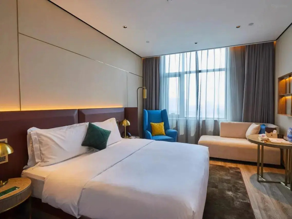 carousel image 4