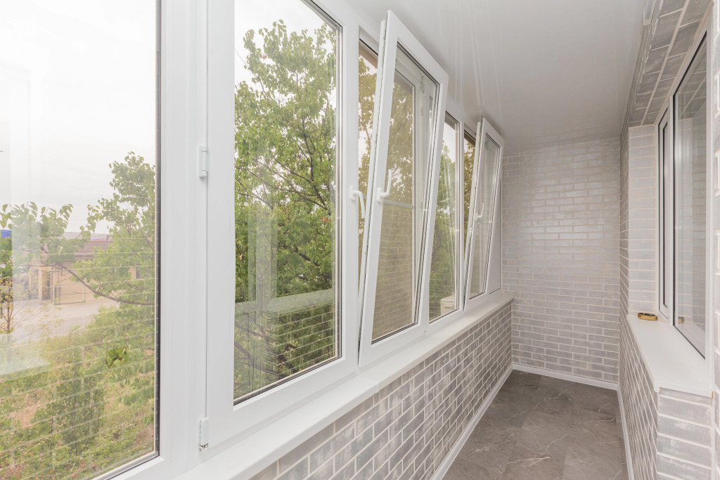 Минеральные Воды: Квартира Современная с Балконом