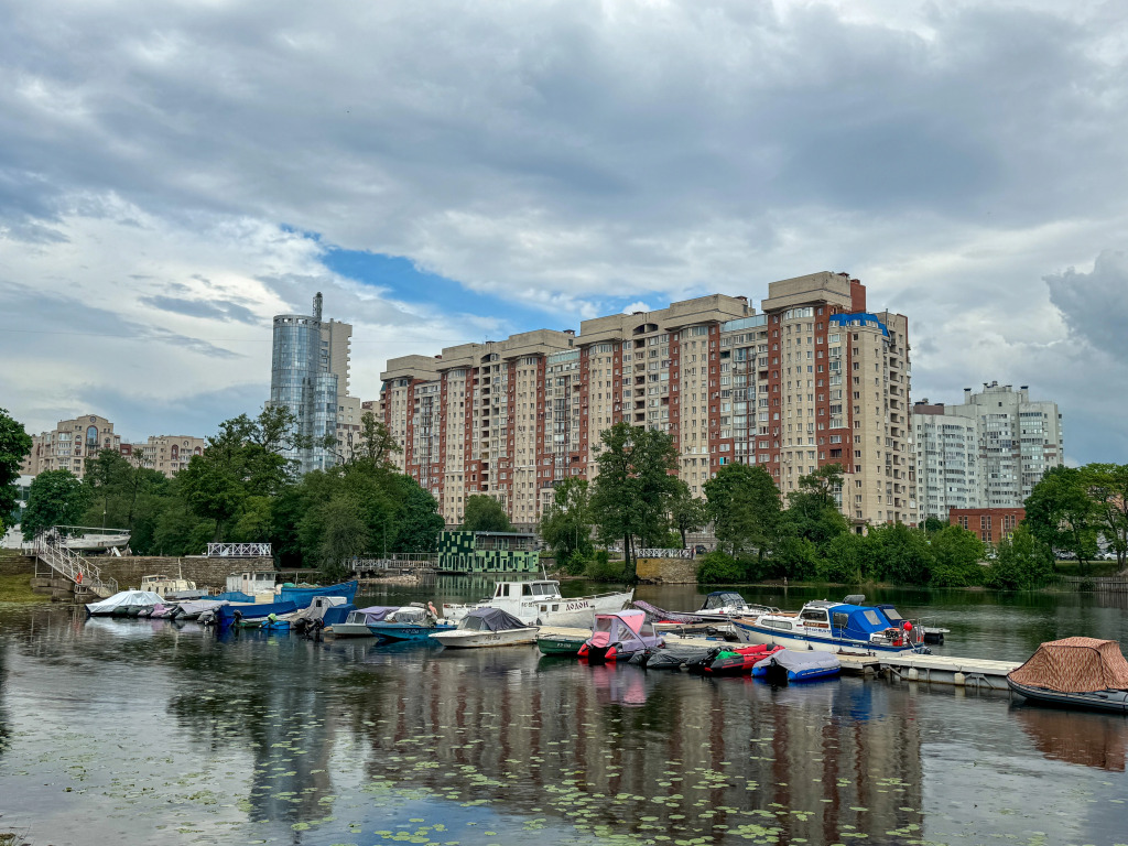 Санкт-Петербург: Апартаменты Скайлайт на Галерном