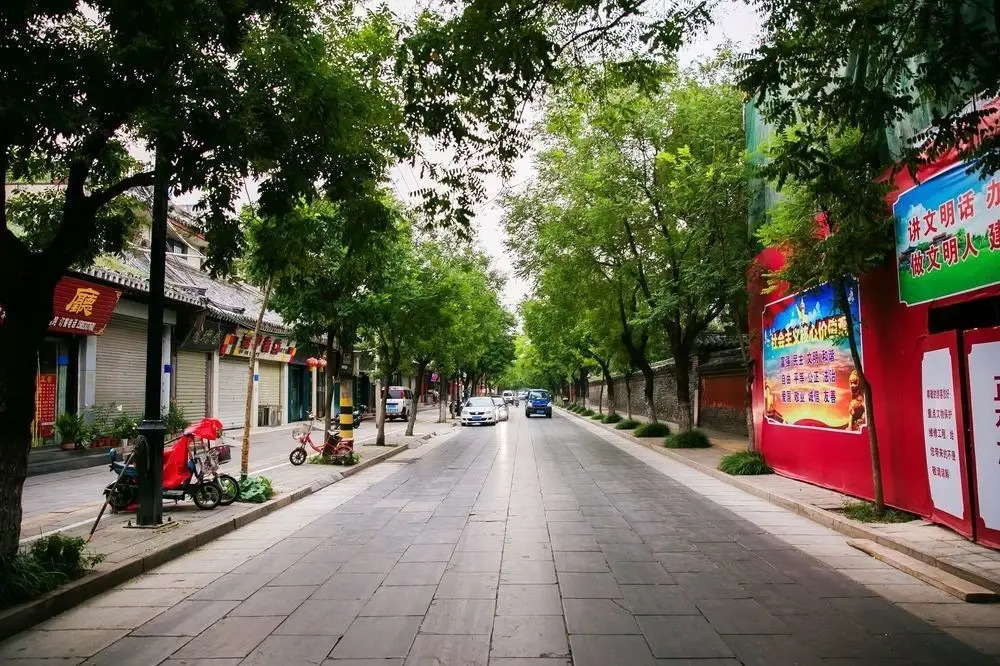Цзинин: Qufu Yuanlin Hotel