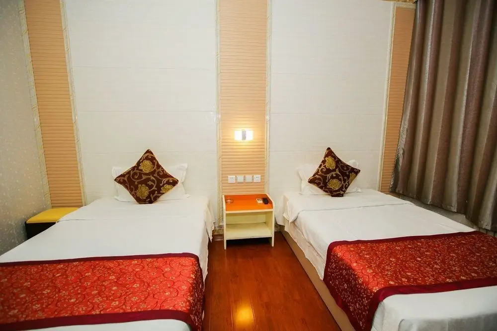 Цзинин: Qufu Yuanlin Hotel